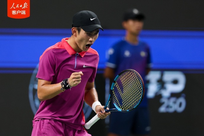  中国小将商竣程创造历史，首次跻身温网三十二强  