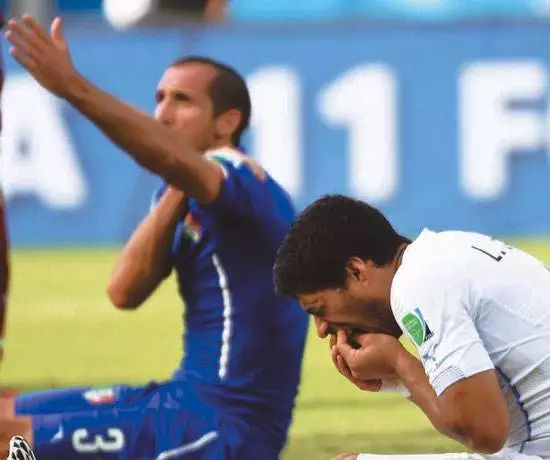  苏亚雷斯伤愈复出首战，乌拉圭锋霸锋芒再现