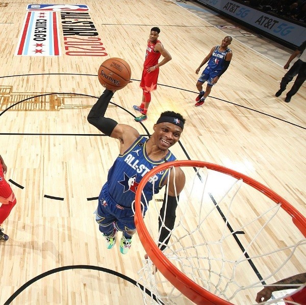  篮球战术板上见真章，教练斗智决胜负