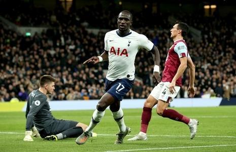  斯帕尔补时失误，到手三分变为一分  